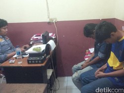 Curi 200 Kg Besi Bekas PT Krakatau Posco, Dua Pemuda Ditangkap