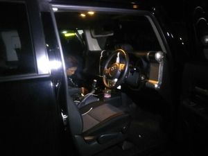 Penampakan 11 Bekas Tembakan di Mobil Pejabat Pemkot Surabaya Penampakan 11 Bekas Tembakan di Mobil Pejabat Pemkot Surabaya