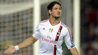 Posisi berikutnya ditempati Alexandre Pato yang bikin gol ke gawang Barcelona saat laga baru berjalan 24,97 detik. Itu terjadi di Camp Nou saat Barca menjamu AC Milan di fase grup 2011/2012. Foto: LLUIS GENE / AFP PHOTO