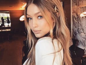 Gigi Hadid dan Hobi Menunggangi Kuda hingga Voli