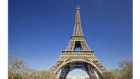 Courtois dikolongi Messi dua kali karena sela-sela kakinya sedemikian lebar, dengan meme ini menyamakannya seperti kolong menara Eiffel. (Foto: Internet/Twitter)