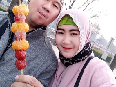 Begini Keseruan Makan Bu Dendy yang Viral Karena Sawer Pelakor