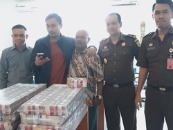 Eks Bupati Karanganyar Bayar Uang Pengganti Rp 6,89 Miliar