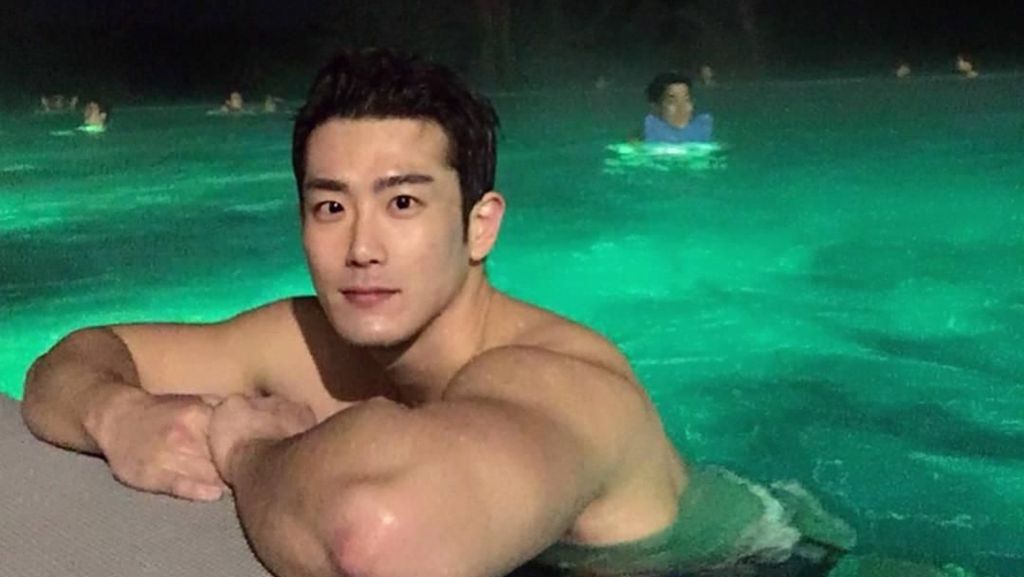 Potret Guru Sixpack asal Korea Selatan, Olahraganya Macho Abis! Potret Guru Sixpack asal Korea Selatan, Olahraganya Macho Abis!