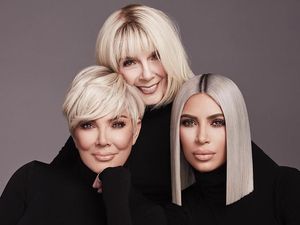 Satu Lagi Bukti Gen Cantik Melekat di Keluarga Kardashian-Jenner Satu Lagi Bukti Gen Cantik Melekat di Keluarga Kardashian-Jenner