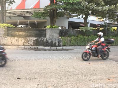 Lokasi Mercy Tabrak Polisi karena Kaget Disetop di Taman Anggrek