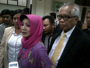 Ironi Eks Bupati Karanganyar dan Uang Segunung Ironi Eks Bupati Karanganyar dan Uang Segunung