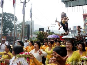 Dua Ogoh-Ogoh Dikirab di Magelang Jelang Hari Raya Nyepi