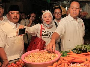 Sudrajat Gandeng Rachel Maryam Kampanye ke Pasar Baru Majalaya Sudrajat Gandeng Rachel Maryam Kampanye ke Pasar Baru Majalaya
