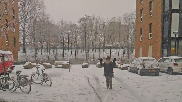 'Emma' dan Absennya Mandi Pagi di Amsterdam