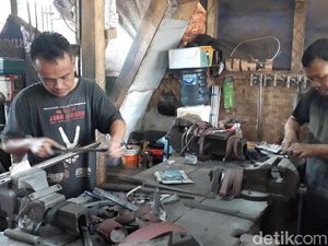 Cerita Perajin Soal Pena Ajaib Buatan Cipacing Cerita Perajin Soal Pena Ajaib Buatan Cipacing