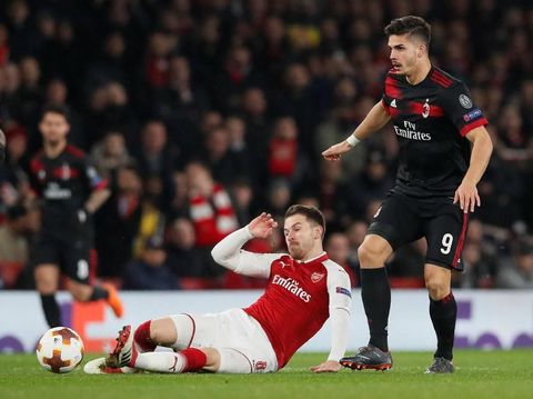 Andre Silva dalam seragam AC Milan