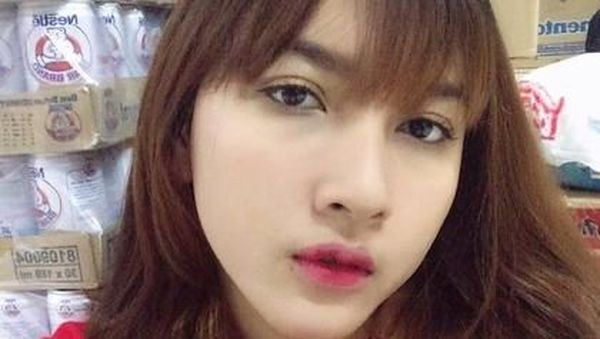 10 Kasir Minimarket Cantik yang Pernah Viral