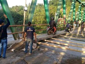 Usai Jembatan Gerendong di Bogor Dicor, Pemotor Bisa Melintas Lagi