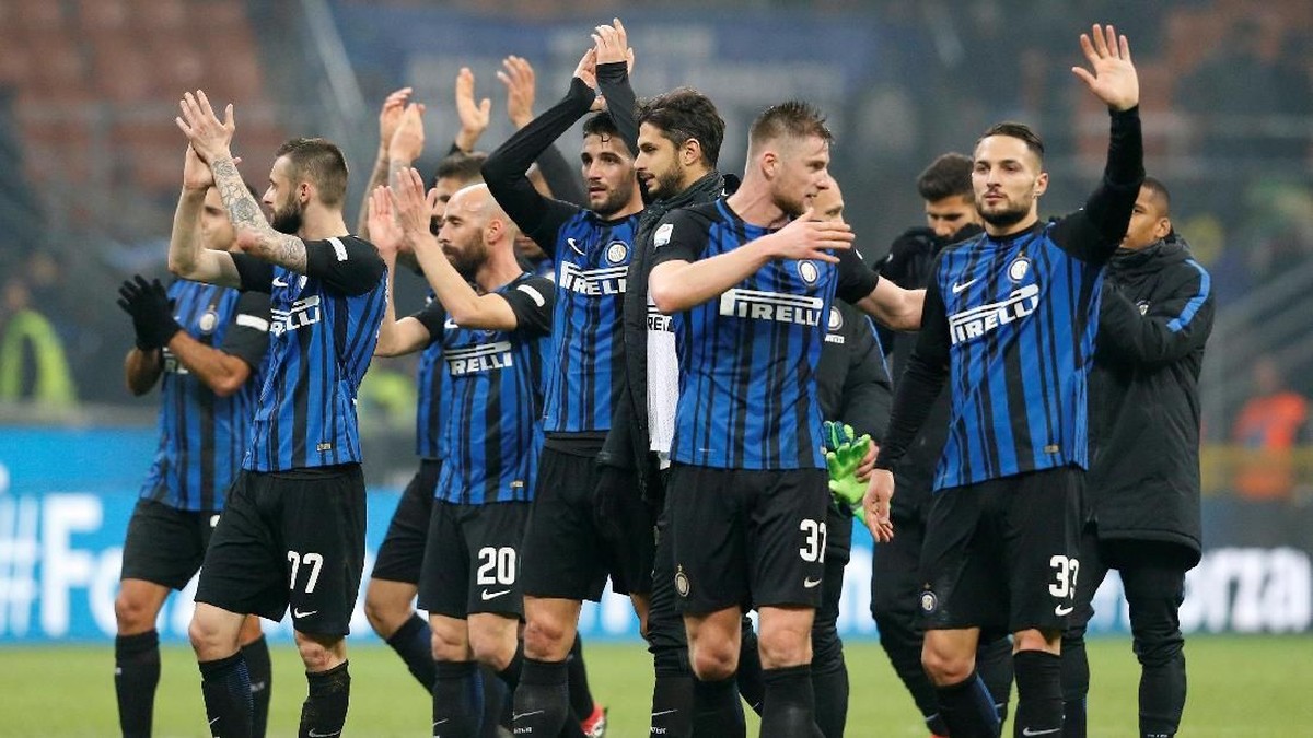 Sempat melewati periode sulit, Inter Milan terlempar dari empat besar (Foto: Stefano Rellandini/Reuters)