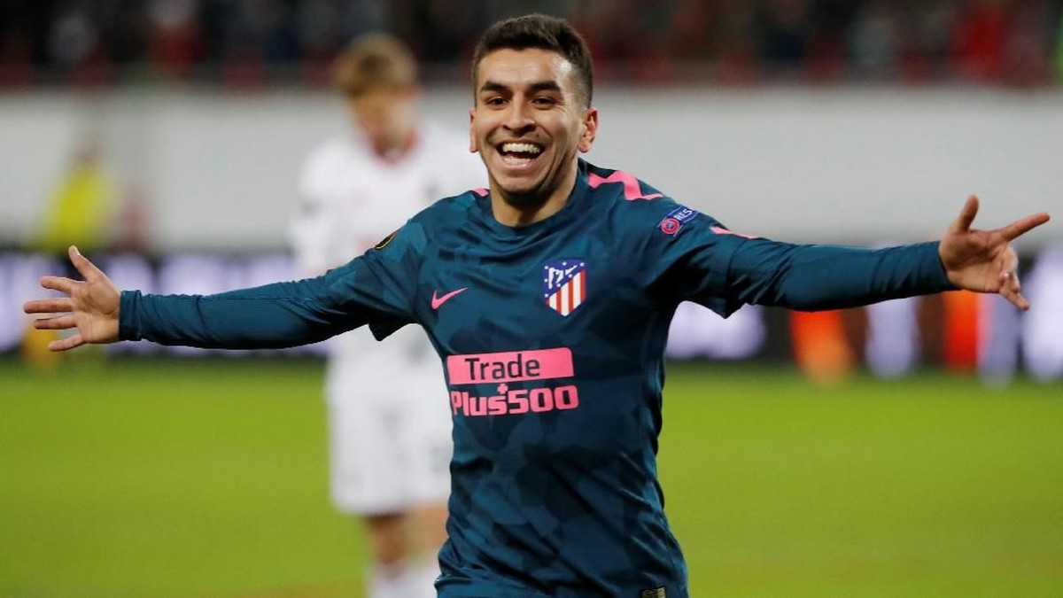 Angel Correa merayakan gol pertama Atletico Madrid ke gawang Lokomotiv Moskow (Foto: Sergei Karpukhin/Reuters)