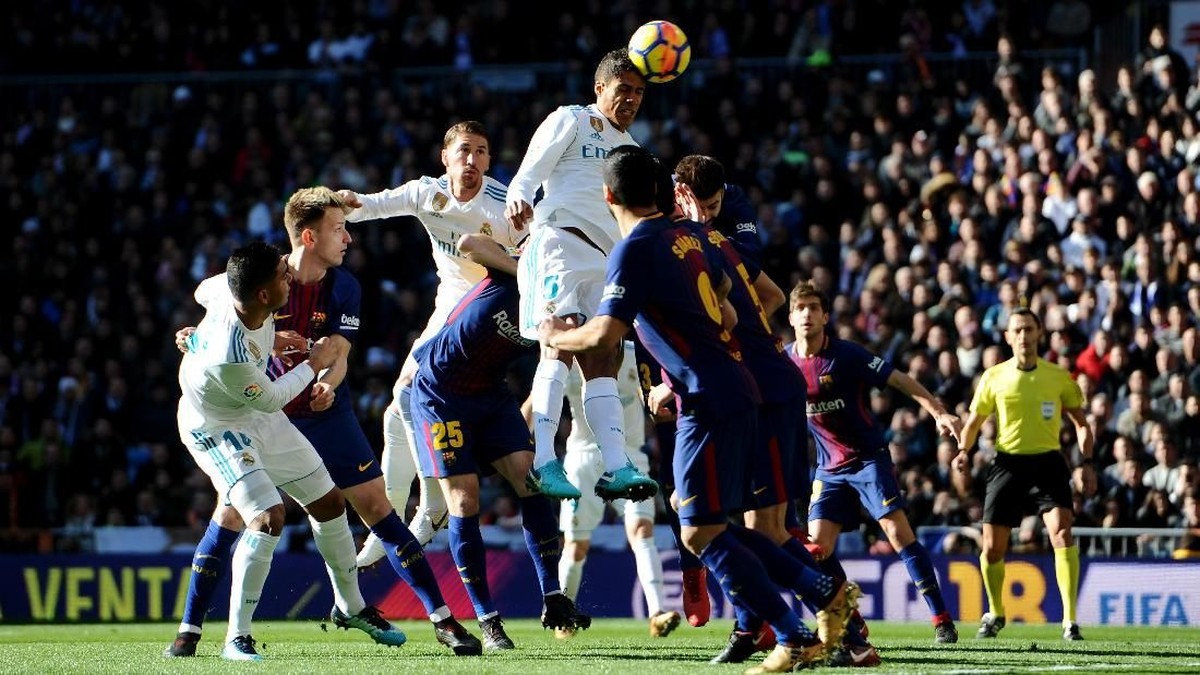 Waktu duel Barcelona vs Real Madrid untuk musim 2018/2019 sudah ditetapkan (Denis Doyle/Getty Images)