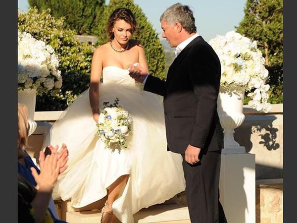 Nikahi Konglomerat 56 Tahun, Model 19 Tahun Ungkap Drama Pernikahannya