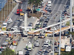 Jembatan di Florida Roboh, Begini Penampakannya