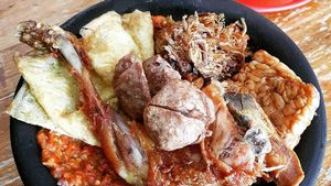 Huaah! Pedas Gurih Ayam Penyet Pilihan  Netizen