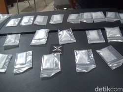 Pelajar SMA di Makassar Sembunyikan 24 Paket Sabu di CD