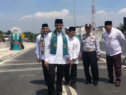 Anies Resmikan Flyover Bintaro Permai