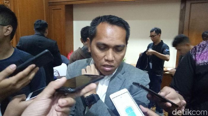Tigor Shalomboboy tak lagi punya jabatan di PT LIB. (Randy Prasatya/detiSport) Tigor Shalomboboy tak lagi punya jabatan di PT LIB. (Randy Prasatya/detiSport)