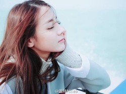 Sebuah majalah pernah mengukuhkan Dilraba Dilmurat sebagai wanita tercantik di Asia. (Instagram @dear_dlrb)