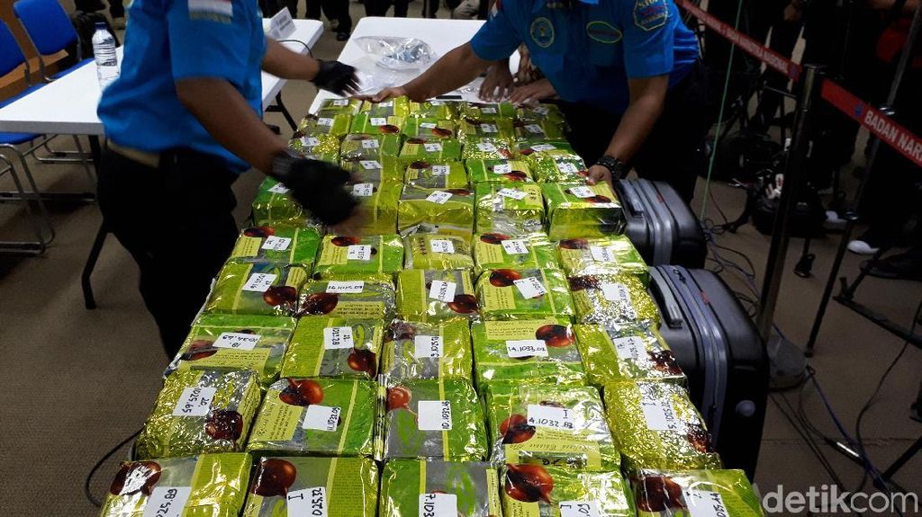 Foto: Sabu 51 Kg Dalam Koper di Ancol Dipamerkan BNN Foto: Sabu 51 Kg Dalam Koper di Ancol Dipamerkan BNN