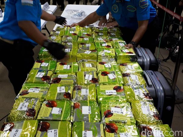 Foto: Sabu 51 Kg Dalam Koper di Ancol Dipamerkan BNN