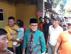 Tinjau Korban Banjir, Bupati Anas Pastikan Rumah Warga Direhab