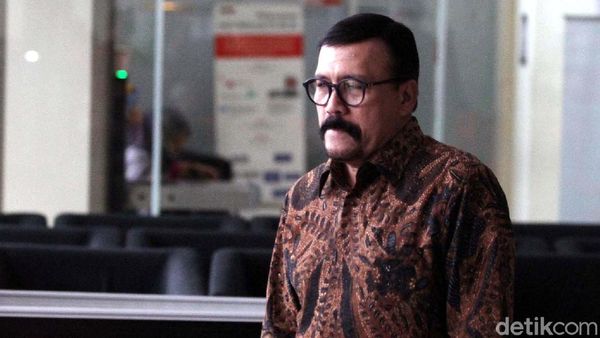 Aktor Le Roy Osmani Diperiksa KPK Kasus Emirsyah Satar