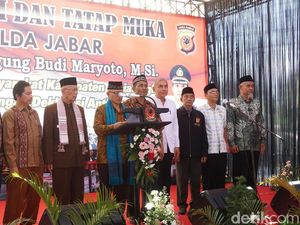 Tokoh Agama dan Masyarakat Majalengka Sepakat Lawan Hoax Tokoh Agama dan Masyarakat Majalengka Sepakat Lawan Hoax