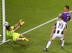 Ronaldo Bikin Buffon Tak Bisa Tidur Ronaldo Bikin Buffon Tak Bisa Tidur