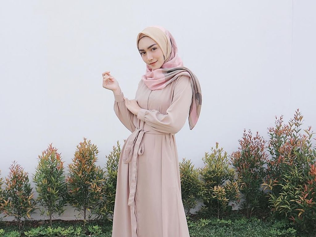 Nyinyiran Melody Prima ke Cewek yang Bangga Jadi Simpanan Nyinyiran Melody Prima ke Cewek yang Bangga Jadi Simpanan