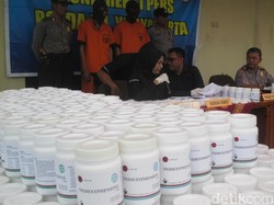 Polisi Yogya Sita Ratusan Ribu Pil Penenang Sakit Jiwa Siap Edar