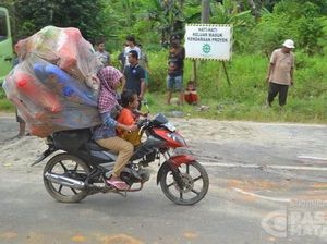 The Power of Emak-emak, Bawaannya Gede Banget! The Power of Emak-emak, Bawaannya Gede Banget!