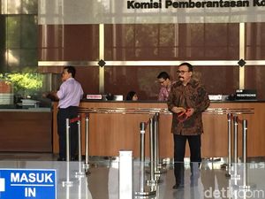 Kasus Emirsyah, Aktor Catatan Si Boy The Series Diperiksa KPK Kasus Emirsyah, Aktor Catatan Si Boy The Series Diperiksa KPK