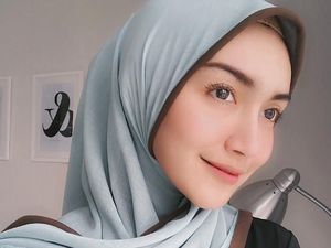 Mantap Berhijab, Aktris Melody Prima Makin Cantik Saja