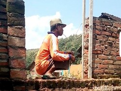 Pagar Lapangan Desa di Mojokerto Dibongkar, Ini Penampakannya