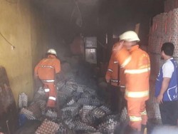 Ruko di Rawamangun Terbakar Diduga Akibat Korsleting Listrik