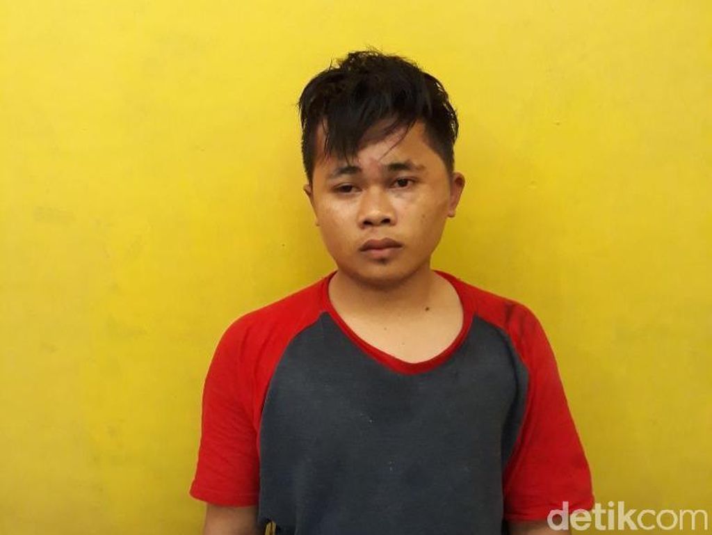 Kotak Amal Masjid di Ciputat yang Dicuri Berisi Uang Ratusan Ribu Kotak Amal Masjid di Ciputat yang Dicuri Berisi Uang Ratusan Ribu