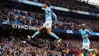 Kemenangan City saat menjamu Liverpool itu ditutup oleh Sane lewat gol keduanya untuk membuat skor jadi 5-0. Begini caranya merayakan gol tersebut. (Foto: Stu Forster/Getty Images)
