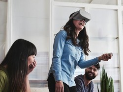 Mark Zuckerberg Ingin Ngantor Digantikan Virtual Pakai VR