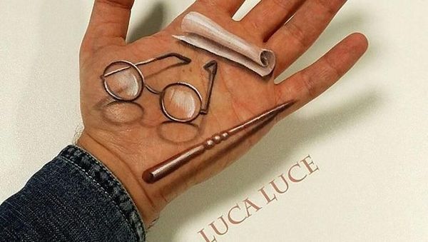 Lukisan 3 Dimensi di Telapak Tangan yang Mengagumkan