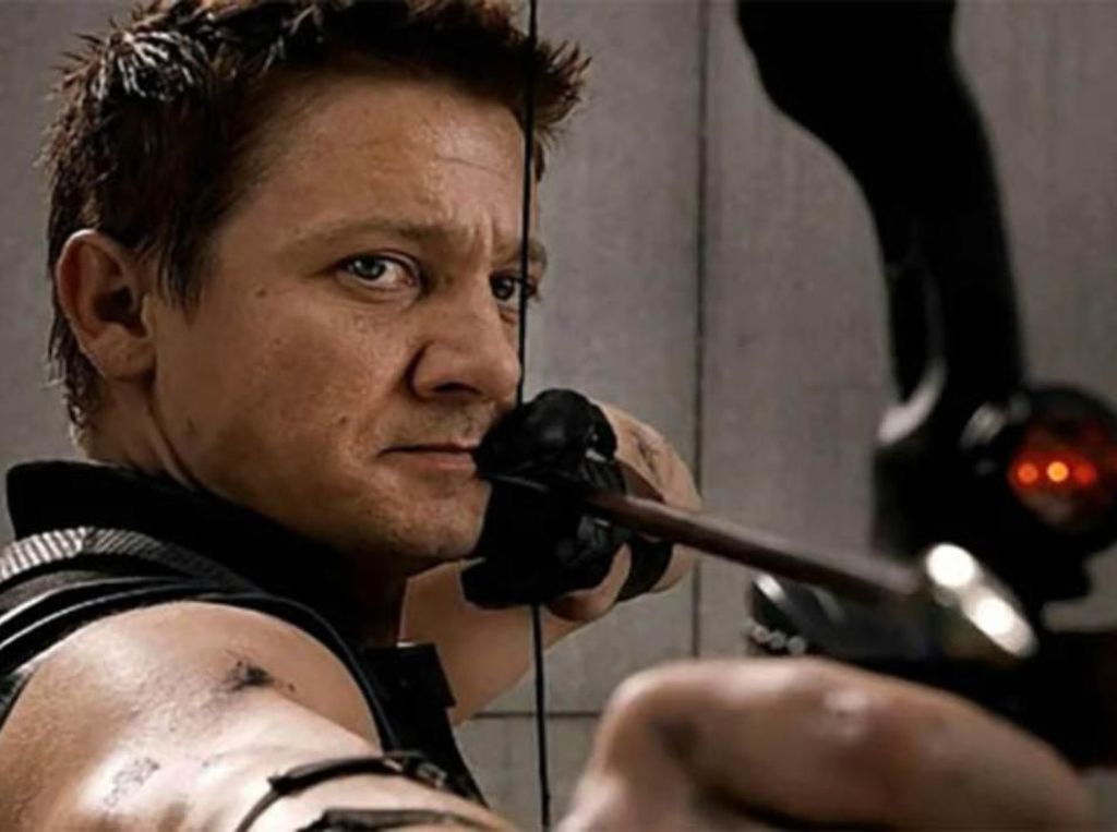 Hawkeye Ketahuan Hobi Pakai Ponsel Jadul, Apa Alasannya? Hawkeye Ketahuan Hobi Pakai Ponsel Jadul, Apa Alasannya?