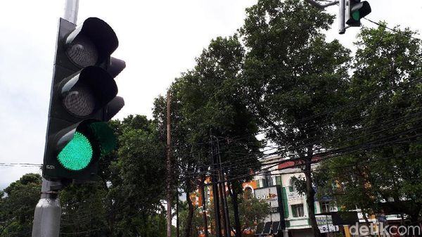 Foto: Lampu Lalin Unik di Dunia: Bisa Nyanyi hingga Ikon Pasangan