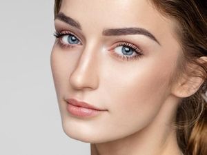 Mau Punya Alis Tebal? Olesi dengan 6 Bahan Alami dari Dapur Ini Mau Punya Alis Tebal? Olesi dengan 6 Bahan Alami dari Dapur Ini