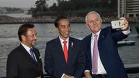 Jokowi Diajak Selfie (Lagi) Bareng Turnbull dan Pemimpin ASEAN