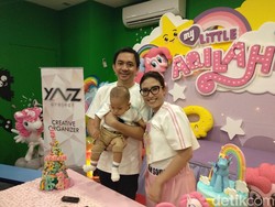 Ayu Dewi Tak Undang Ayu Ting Ting di Ultah Aqilah?